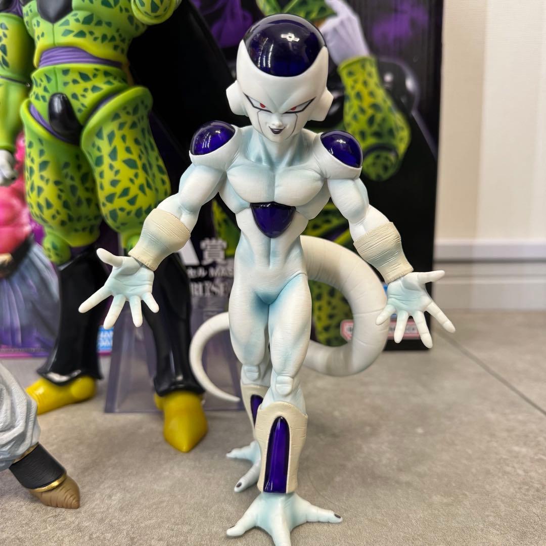 ドラゴンボール 一番くじ魔神ブウ セル フリーザMSP - メルカリ