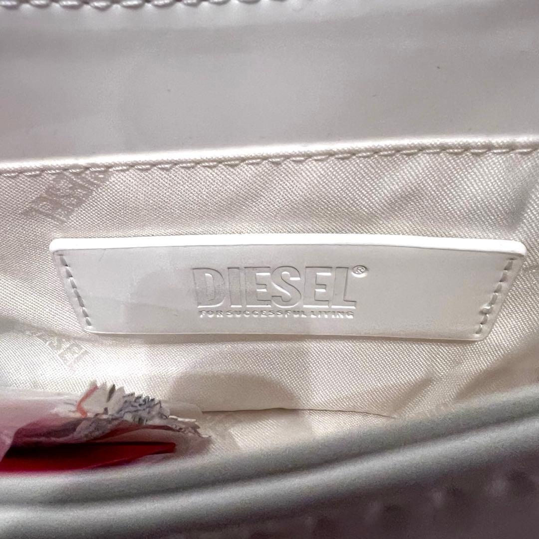タグ付未使用品✨DIESEL ロゴ金具 エナメル調 ショルダーバッグ 白