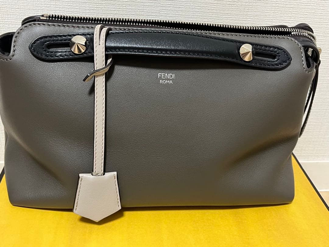 FENDI フェンディ　バイザウェイ　ダークグレー　ミディアム
