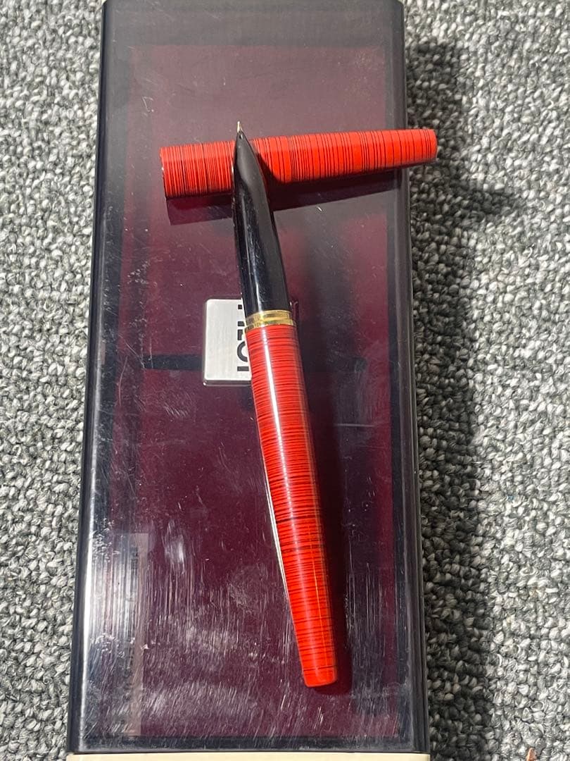 PILOT ストライプデザイン 万年筆 赤 18k - 筆記具割引