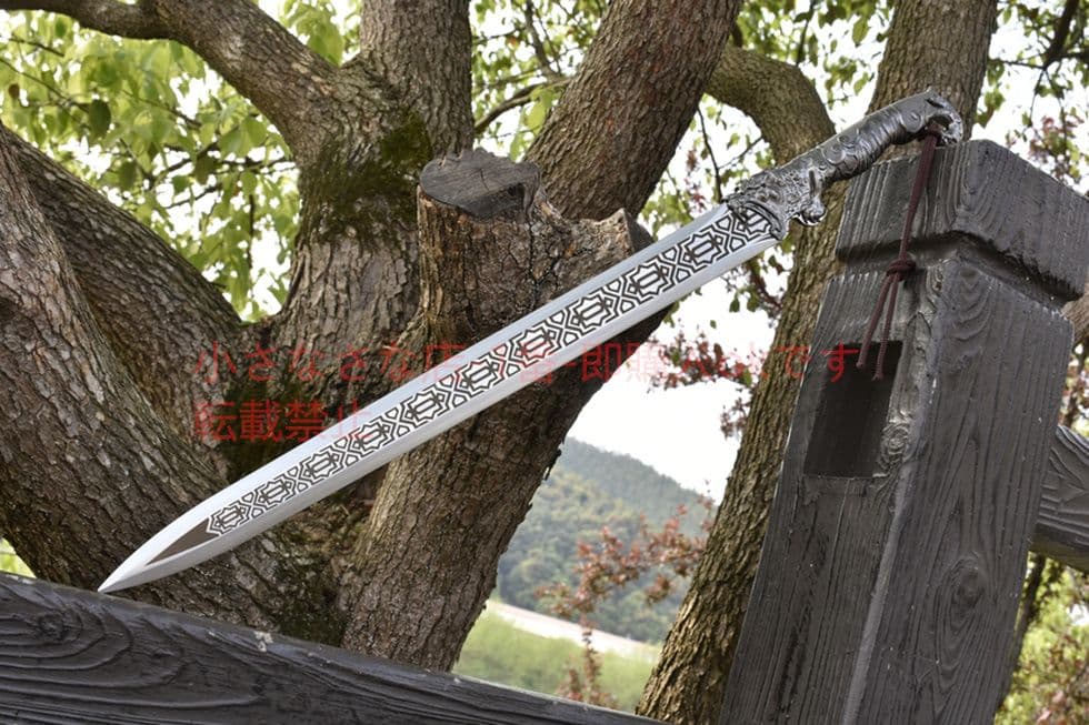 古兵器    武具　刀装具　日本刀　模造刀   居合刀  烈虎剣