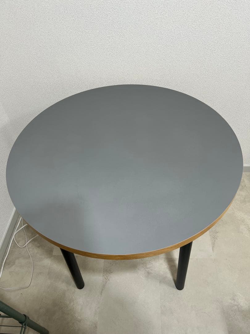 ダイニングテーブル ラウンド（ENEN KUUM)