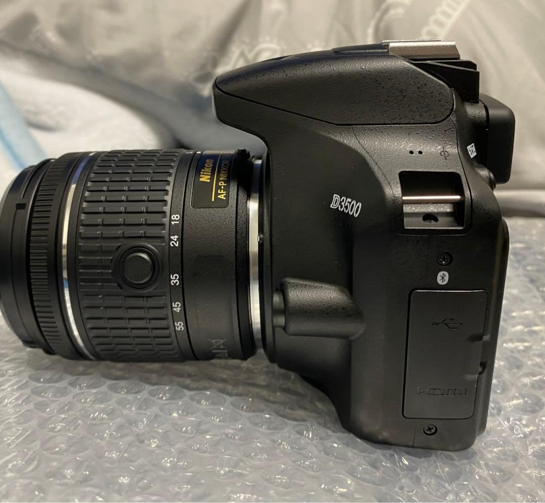 ほぼ新品 Nikon デジタル一眼レフカメラ ダブルズームキット D3500WZ