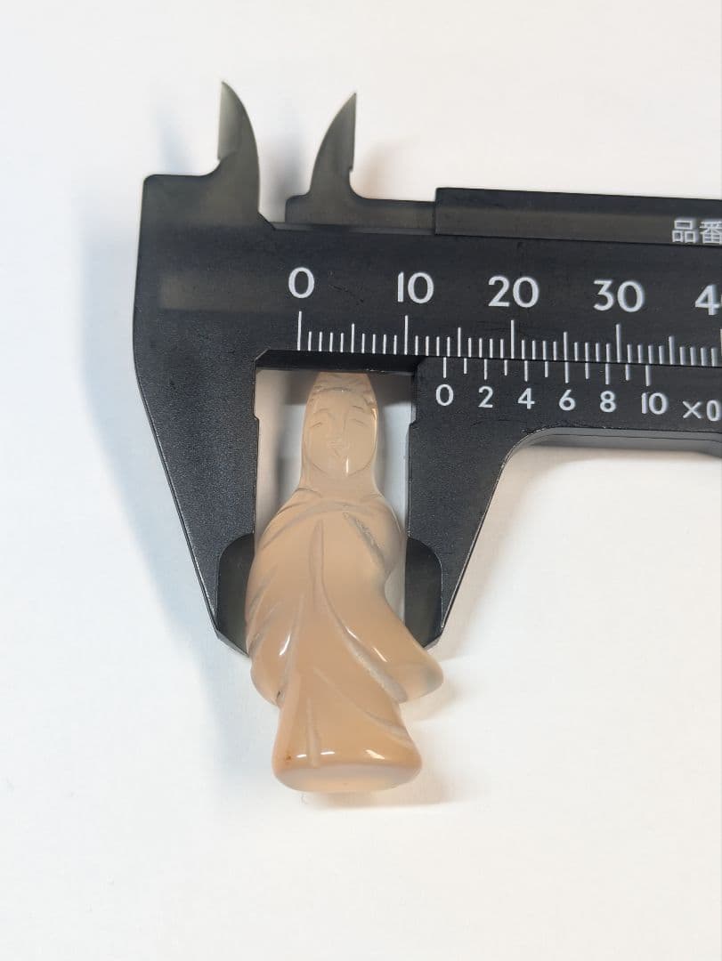 古瑪瑙 水晶 観音様 仏様 菩薩 瑪瑙 骨董 古玩 印材 根付 念持仏