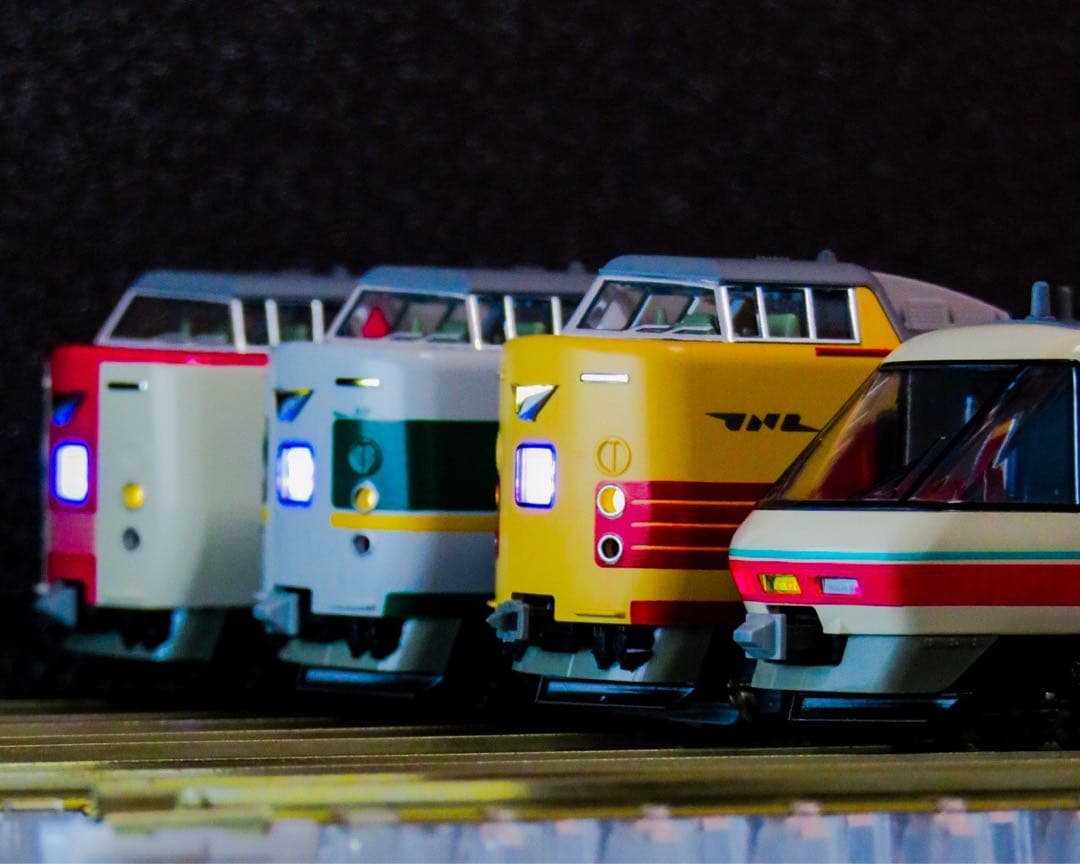 KATO 【特別企画品】 381系 ＜国鉄色リバイバルやくも＞【新品,未使用