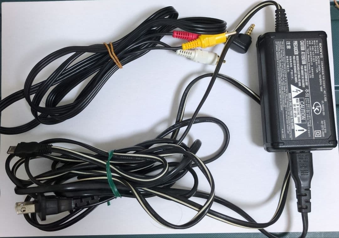 動作品SONY Handycam dcr-trv70 ビデオカメラ本体