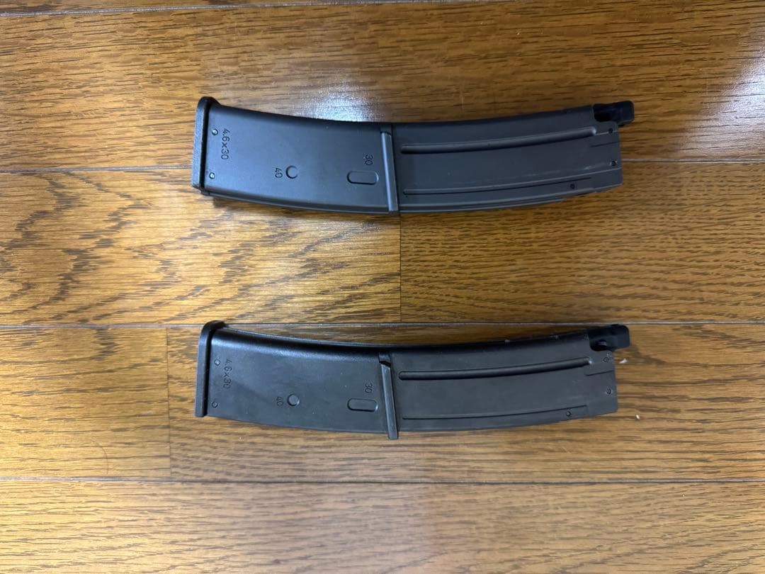 東京マルイ MP7A1 ガスブローバック　ダットサイト、予備マガジン付