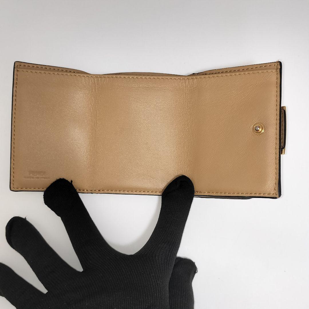 極美品】FENDI バゲット マイクロ 三つ折り財布 ベージュ FFモチーフ