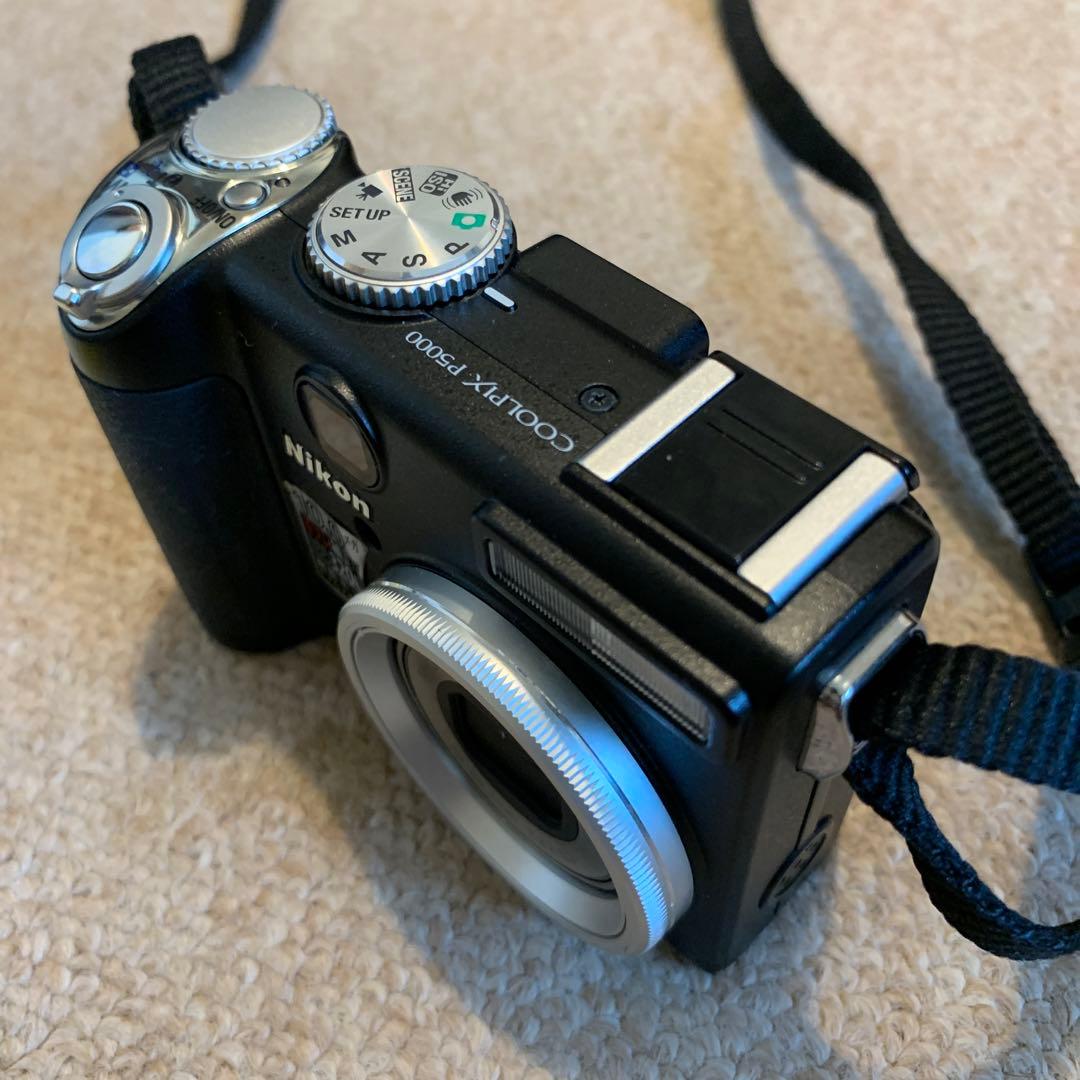 Nikon COOLPIX P5000 デジタルカメラ nikon ストラップ ◻︎SDカード