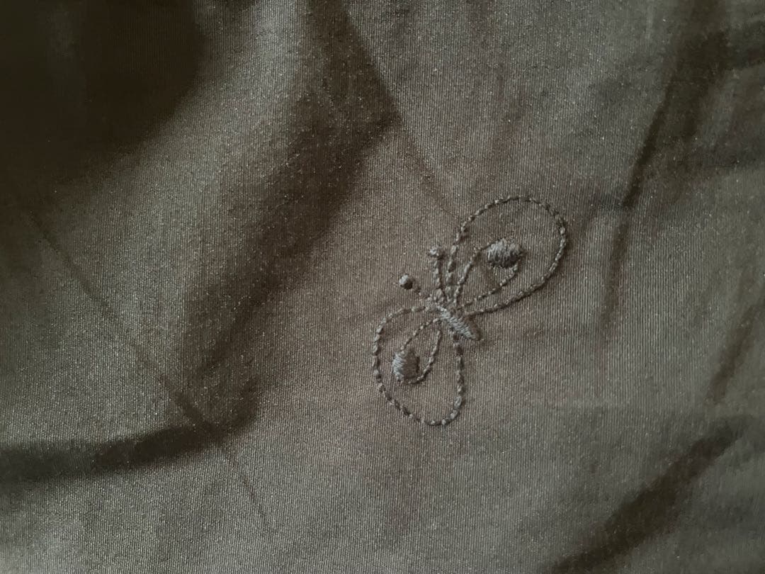 新品　ミナペルホネン　 choucho タックテーパード　パンツ　黒