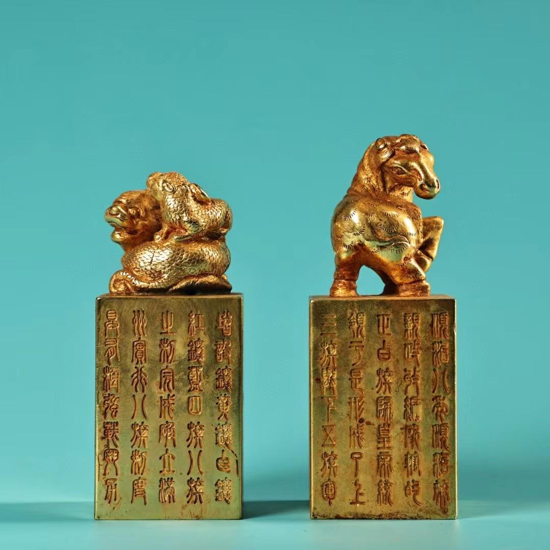 中国古美術・旧蔵鎏金の獣印鑑セット・純銅製・高浮彫・置物・書道具・文房具・風水