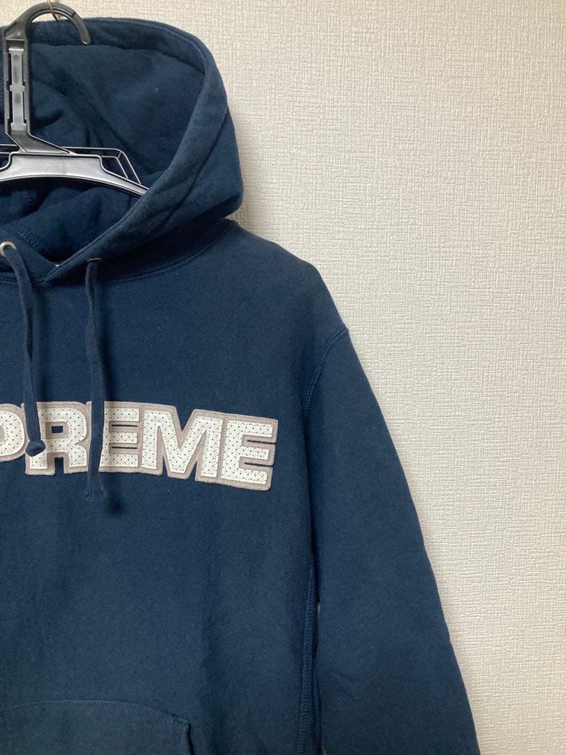 supreme レザーワッペンロゴ　パーカー　シュプリーム