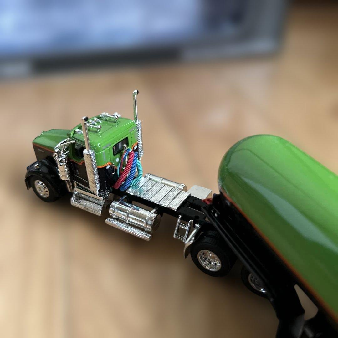 緑色メタリック大型トラックトレーラー最終値下