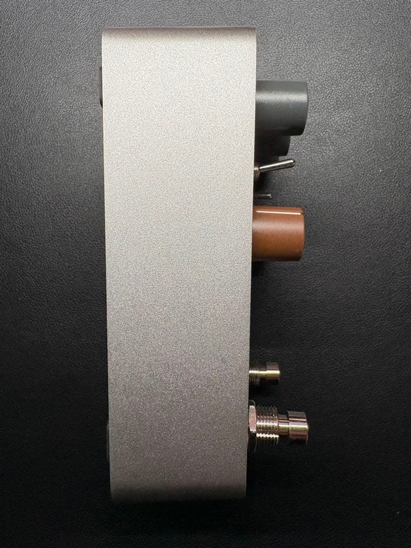 Universal Audio UAFX OX STOMP 去年8月新品購入