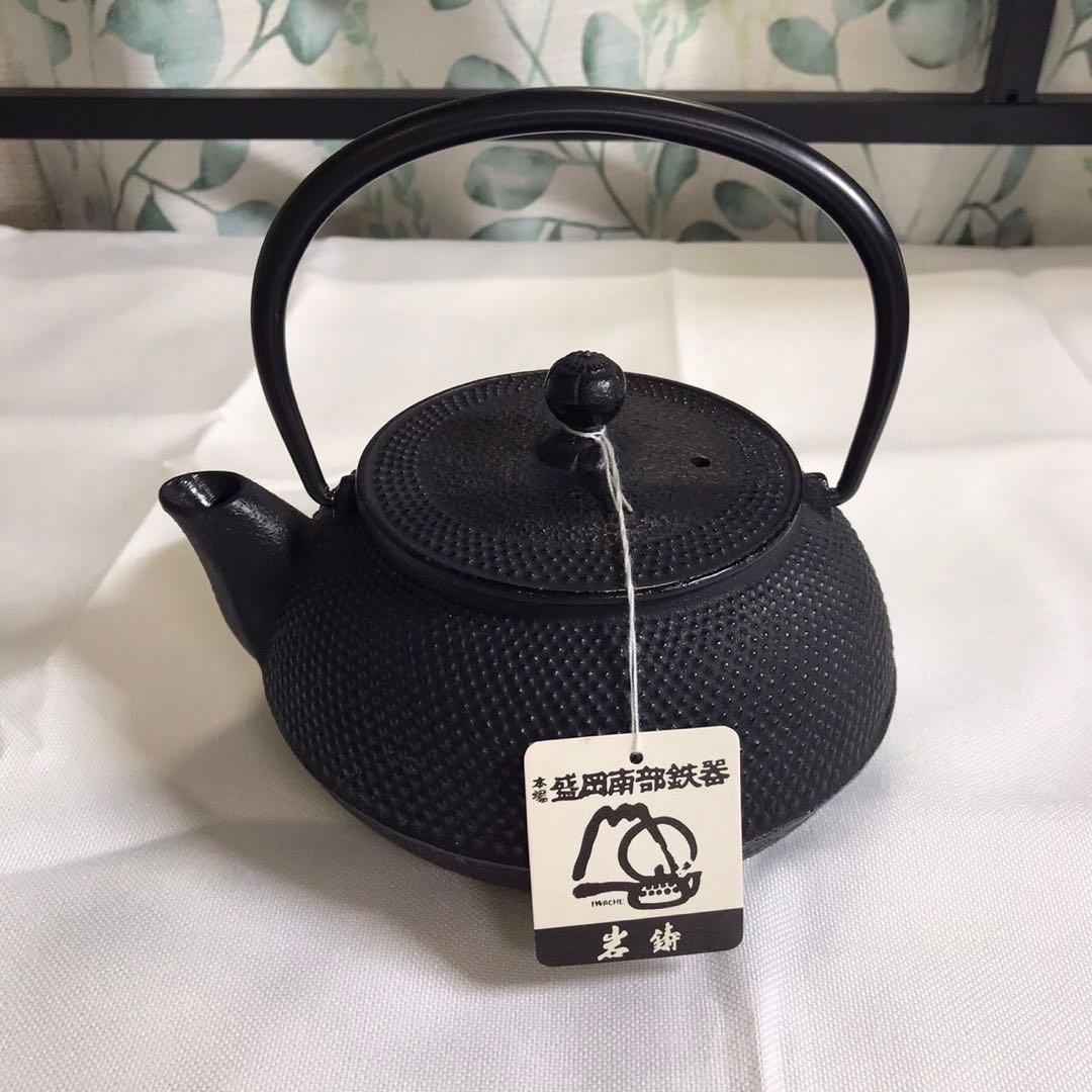 青白い葉模様の陶器花瓶の通販｜easaal.com