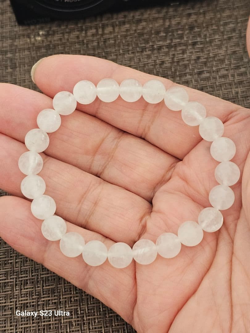 乙女鉱山産乙女水晶８mm２４玉ブレスレット