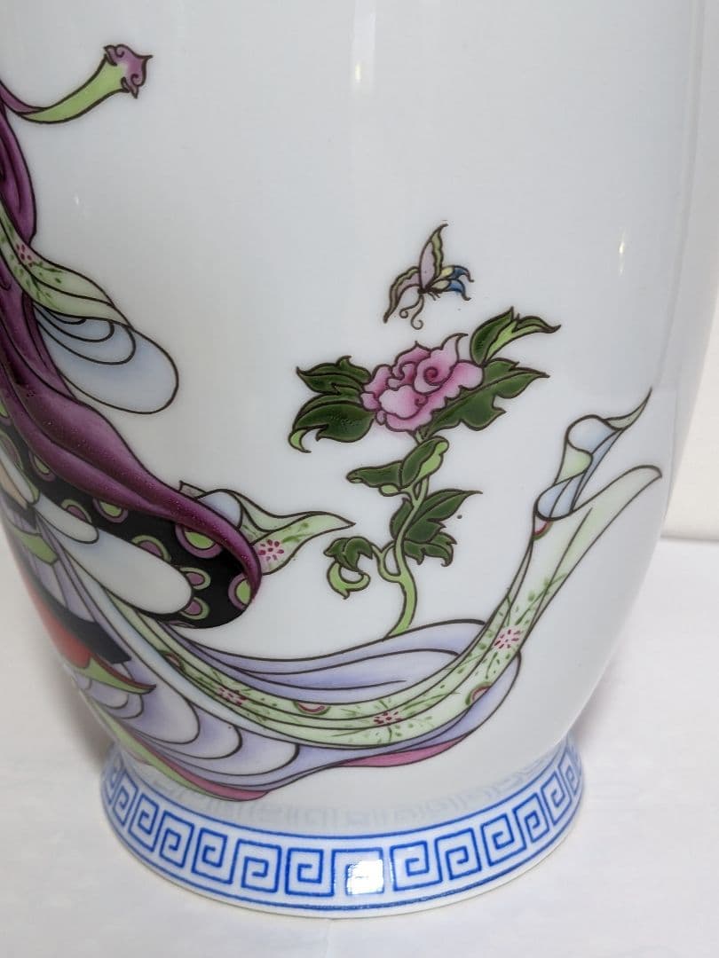 ♢中国陶磁器 瓔珞紋 団扇美人図 粉彩花瓶 陶画工1級職人