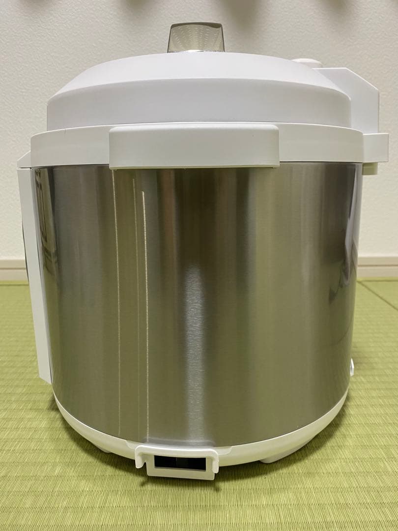 アイリスオーヤマ 6.0L ホワイト 電気圧力鍋 PC-EMA6-W　新品