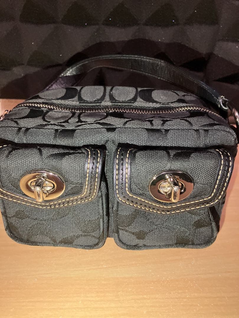 COACH コーチ シグネチャー ターンロック アクセサリーポーチ