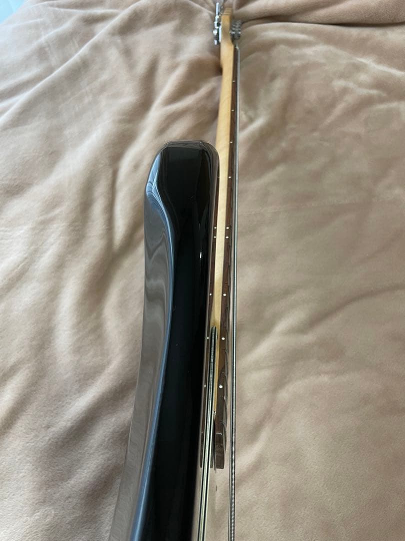 エレクトリックベース プレシジョンタイプ 新品弦に交換済み