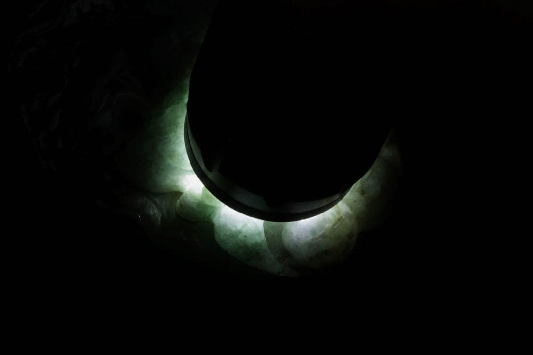 中国美術】天然翡翠 青翡翠 紺入り手彫 龍麒麟細密彫刻 握り石