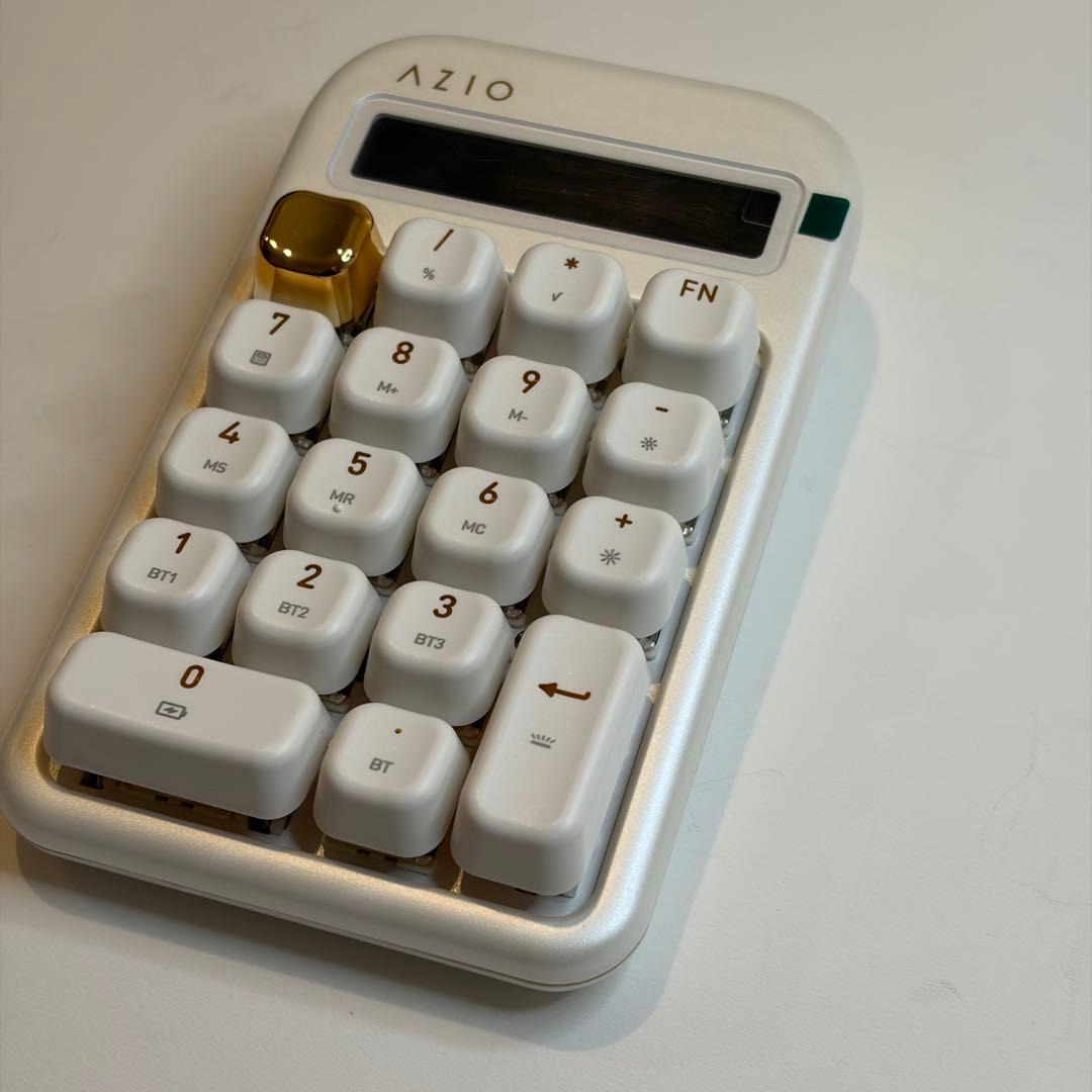 unboxing Pink Blossom keyboard set from @Azio 🌸 thank you so much