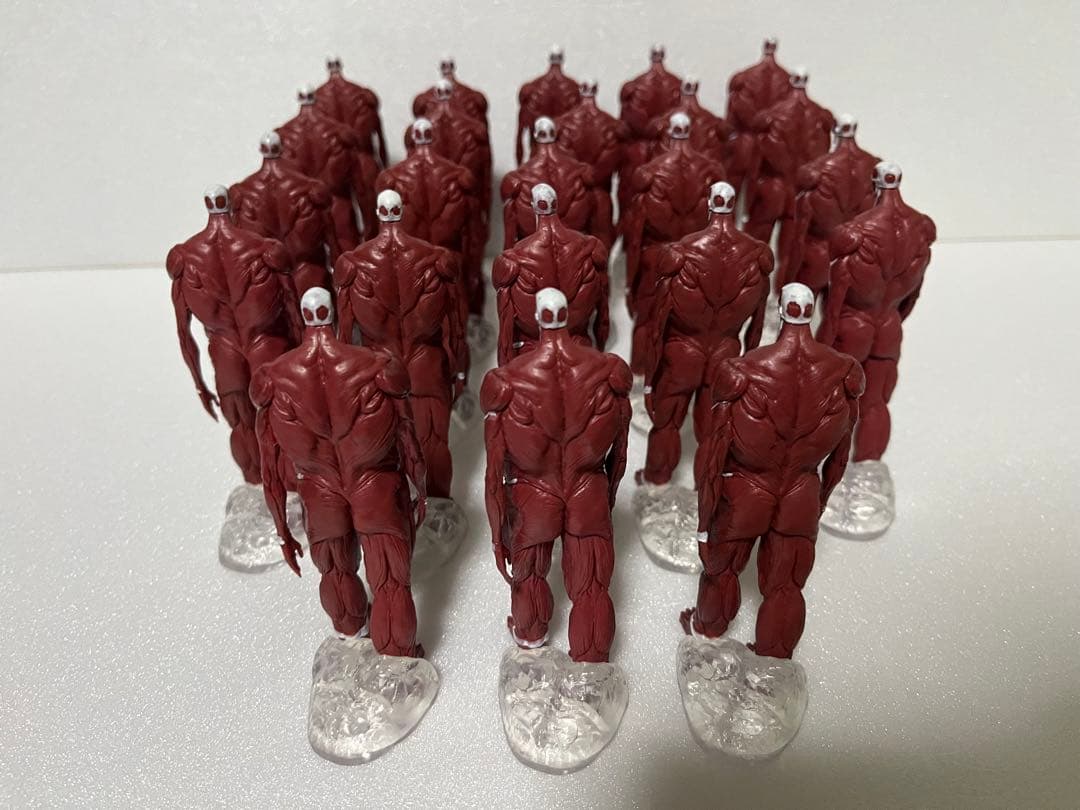 進撃の巨人 終尾の巨人フィギュア 地鳴らしフィギュア23体リペイント