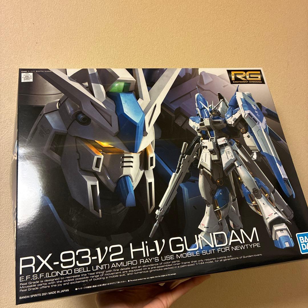 RG RX-93-V2 Hi-V Gundam 1/144 - メルカリ