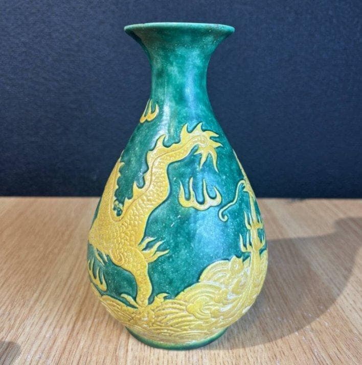 S8022　大清光緒年製　中国陶器　中国古美術　2彩　花瓶　花器