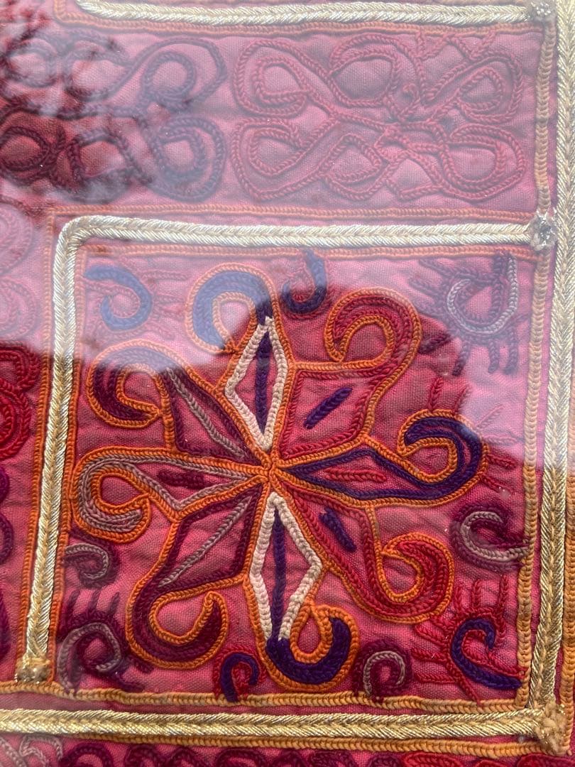 アフガニスタン 手仕事 民藝 装飾的な刺繍 ビーズ アートフレーム