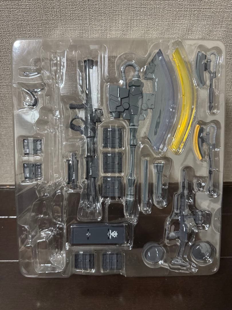 ザク II メタルコンポジット　黒い三連星