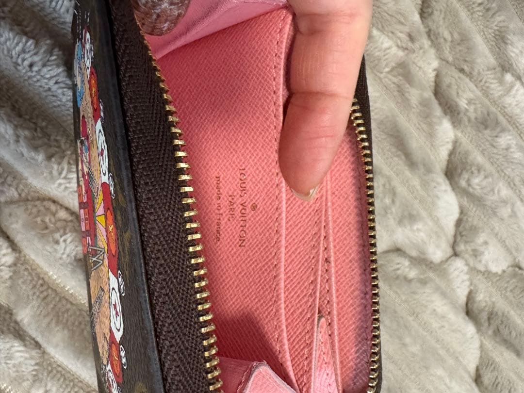 【ともみん】ルイヴィトン ヴィヴィエンヌ ジッピーパース 村上隆