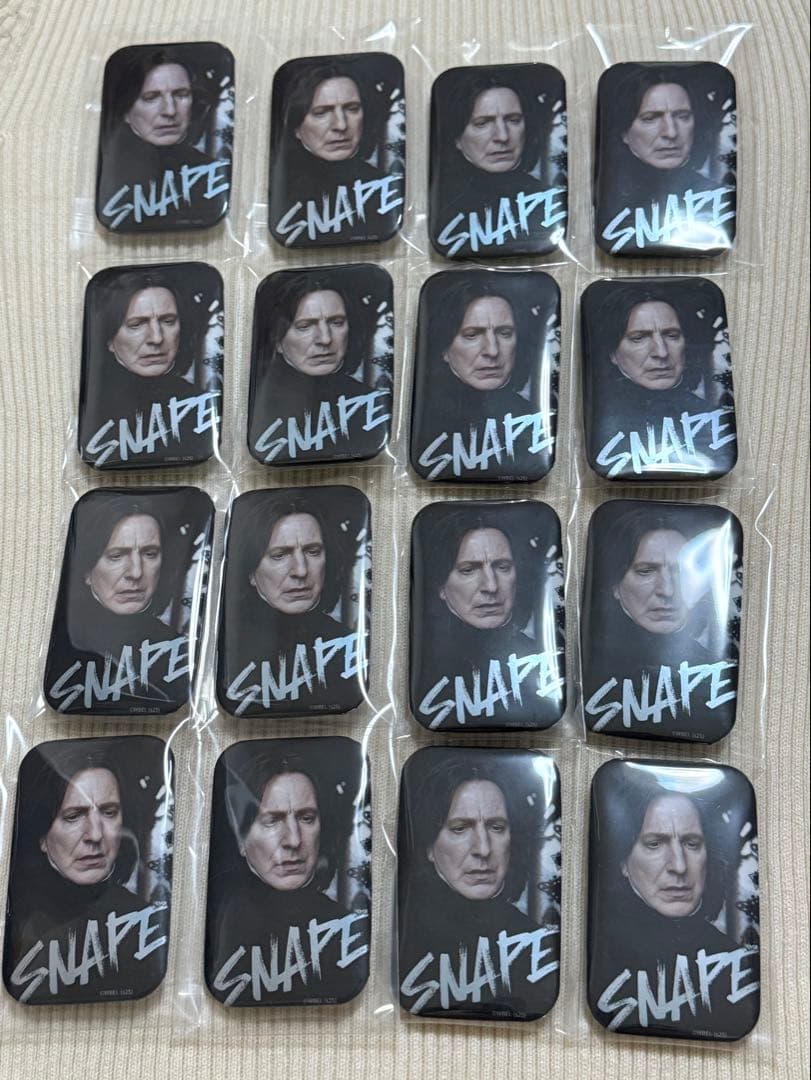 スネイプバッジ16枚セット スネイプバッジ16枚セット セブルス・スネイプ | Flapper