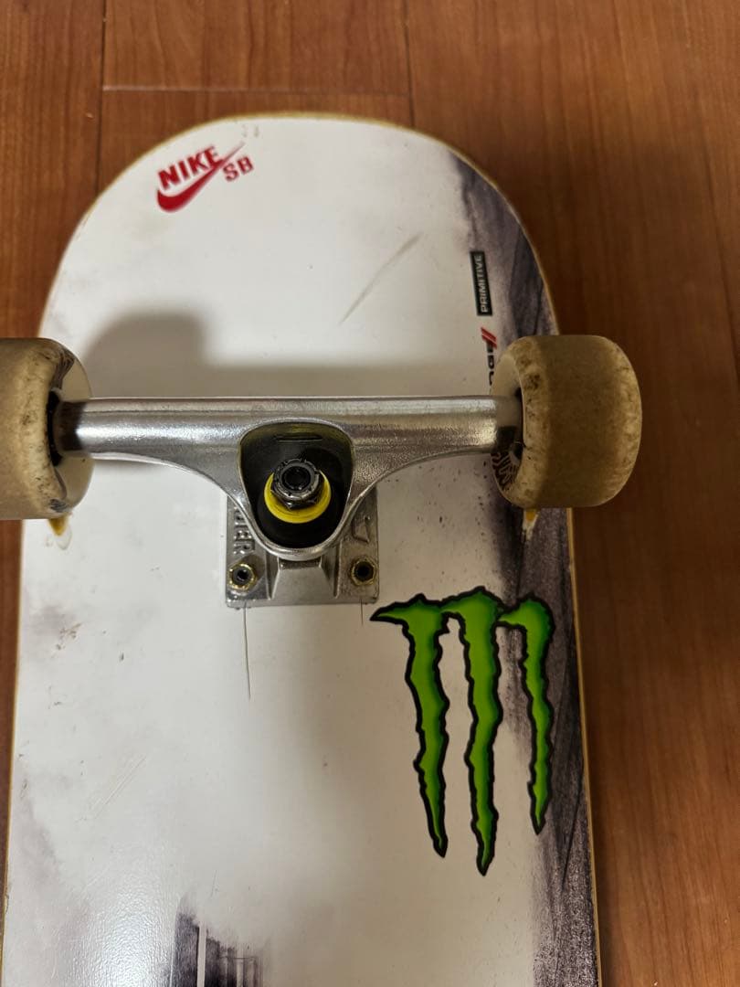 スケボーコンプリート　primitive8.0ダッジコラボデッキ＋ブランクデッキ