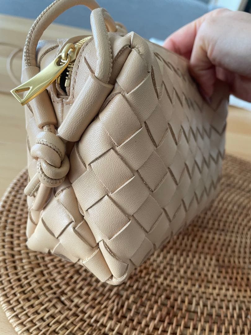 ボッテガヴェネタ　ミニ インテレッチャートラムスキン カメラ クロスボディバッグ