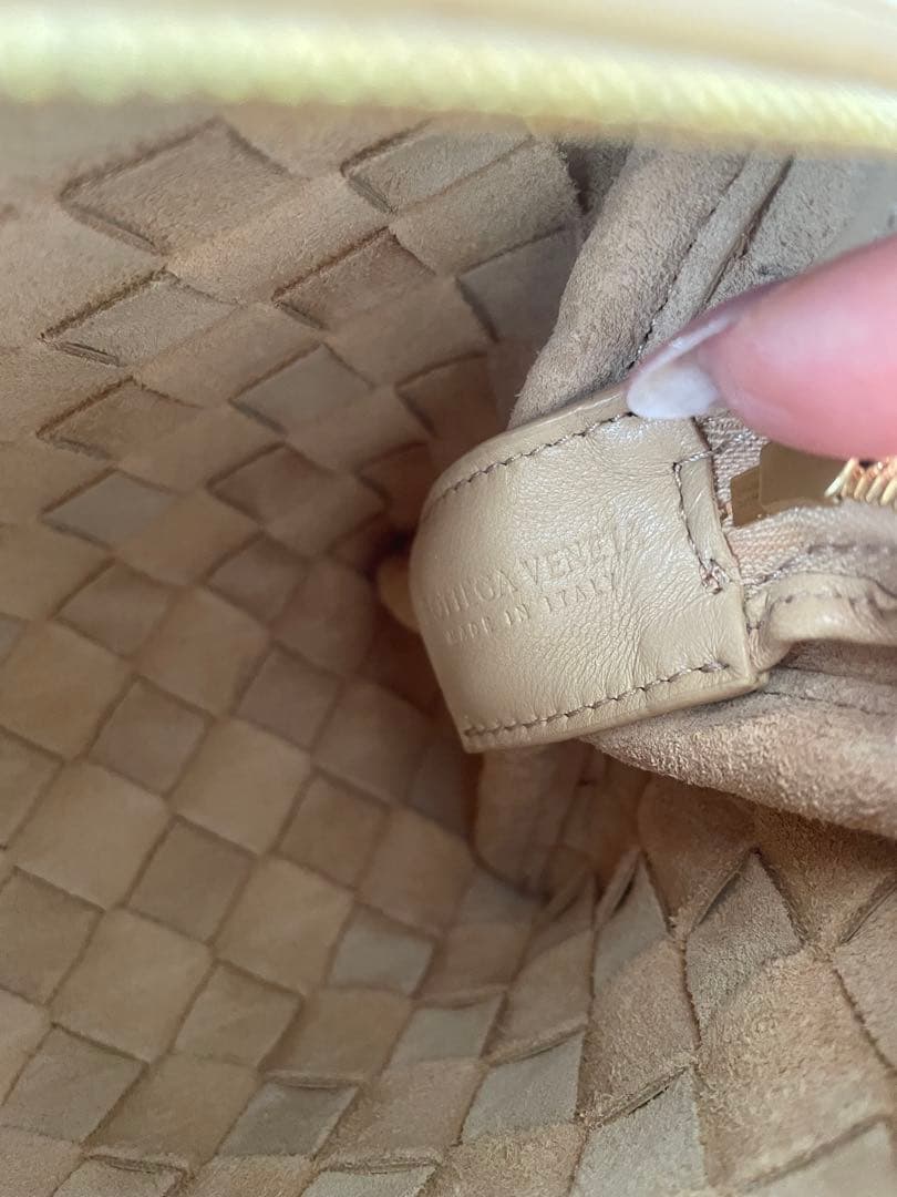 ボッテガヴェネタ　ミニ インテレッチャートラムスキン カメラ クロスボディバッグ