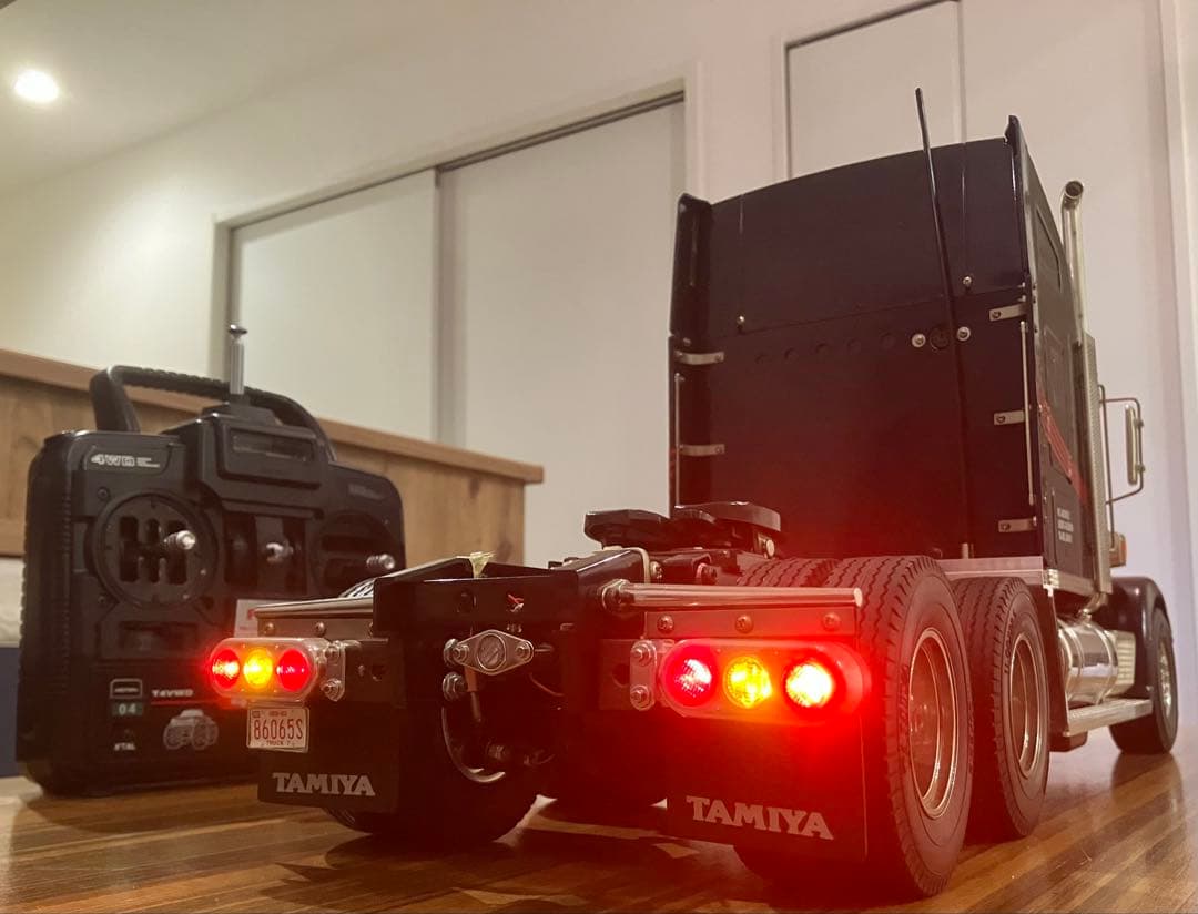 タミヤ 1/14ナイトハウラー フルオペ