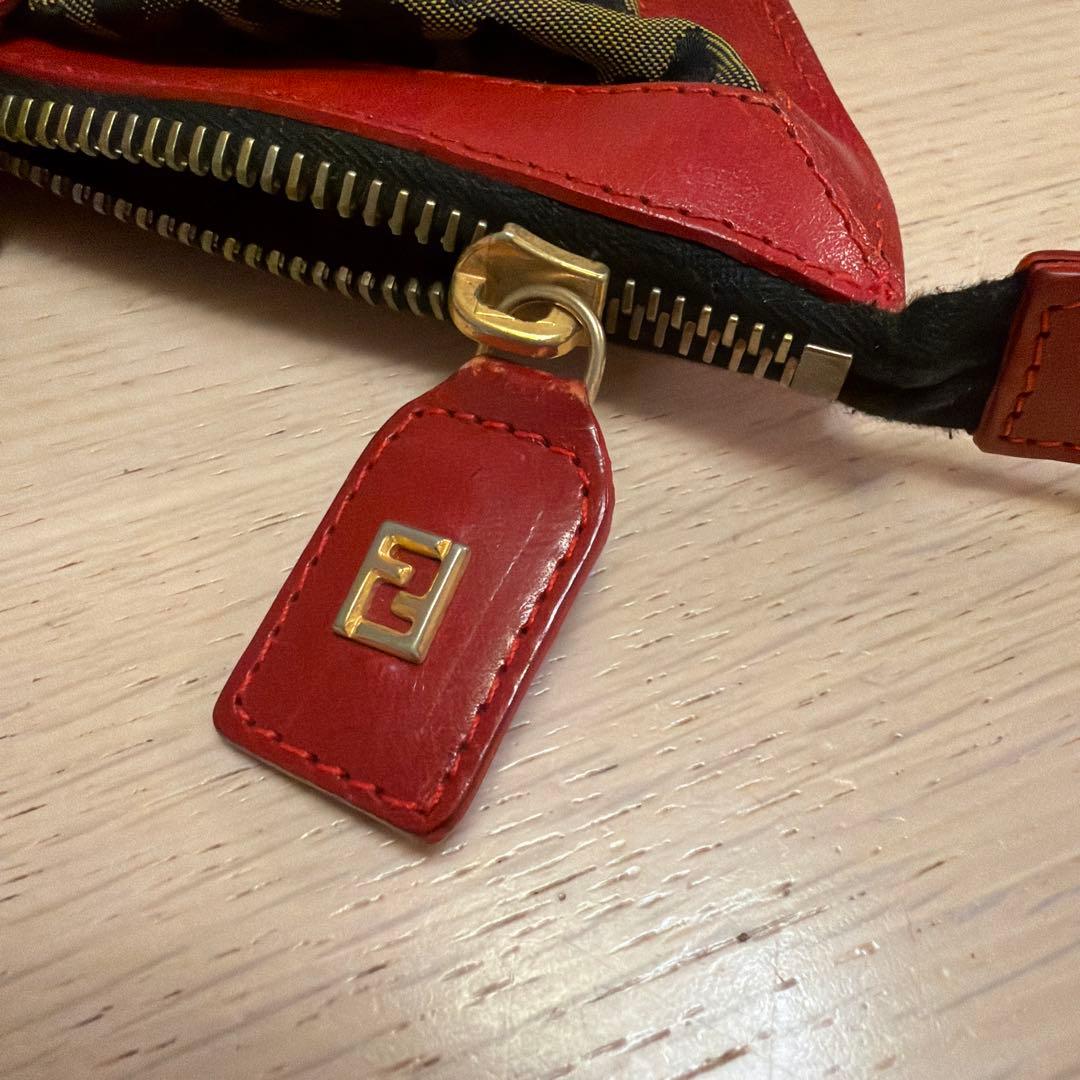 FENDI ヒョウ柄ハンドバッグ 可愛いハンドル 軽量 今年のラッキーカラー赤