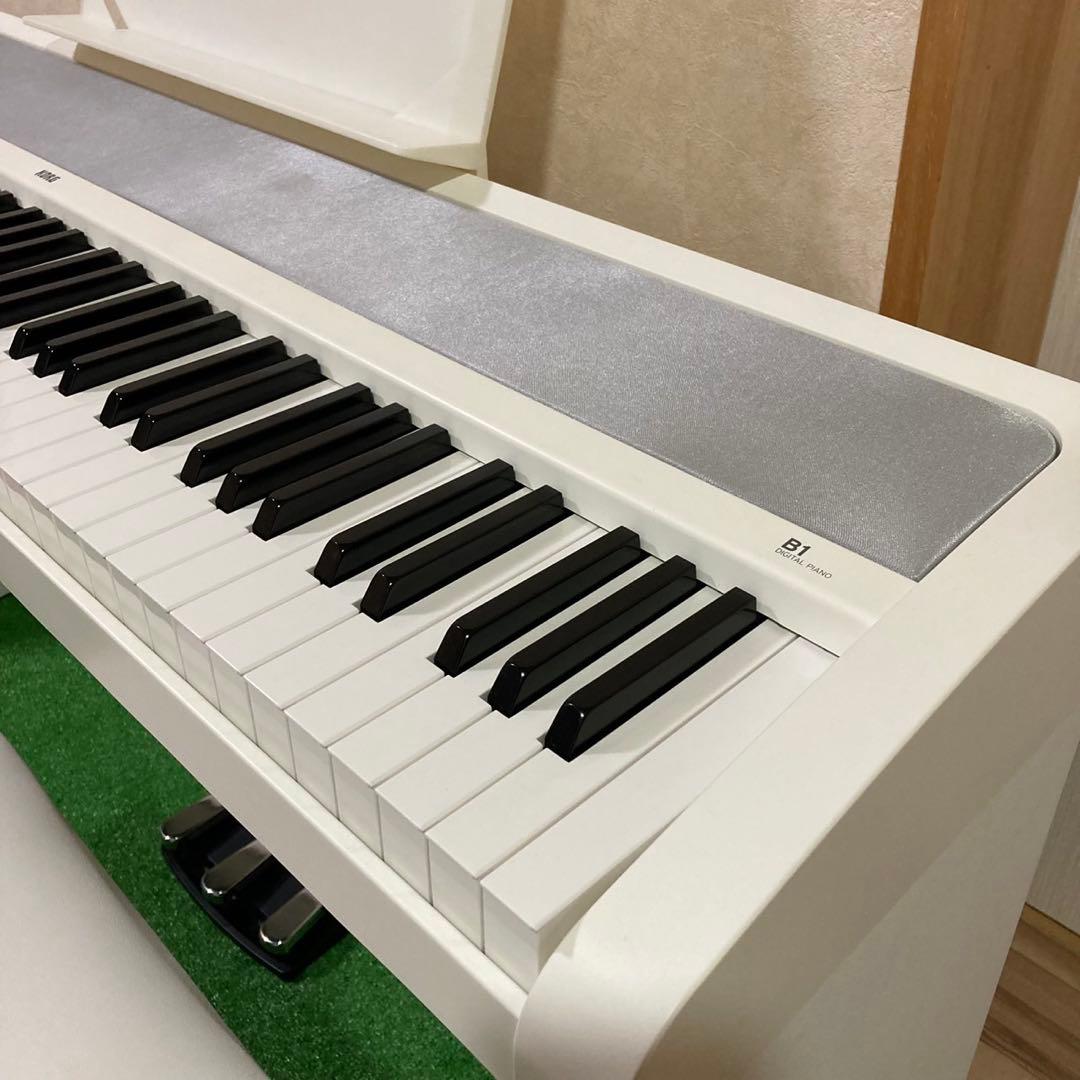 KORG デジタルピアノ B1 ホワイト 88鍵盤 スタンド 譜面台 ペダル付き
