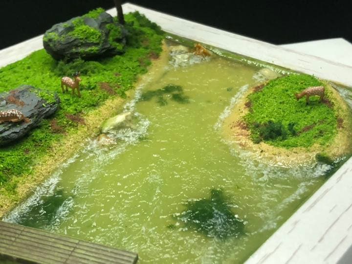 鹿たちがいる森　ジオラマ