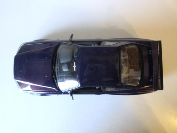 特価 AUTOart 1/18 スカイライン GT-R ミッドナイトパープル