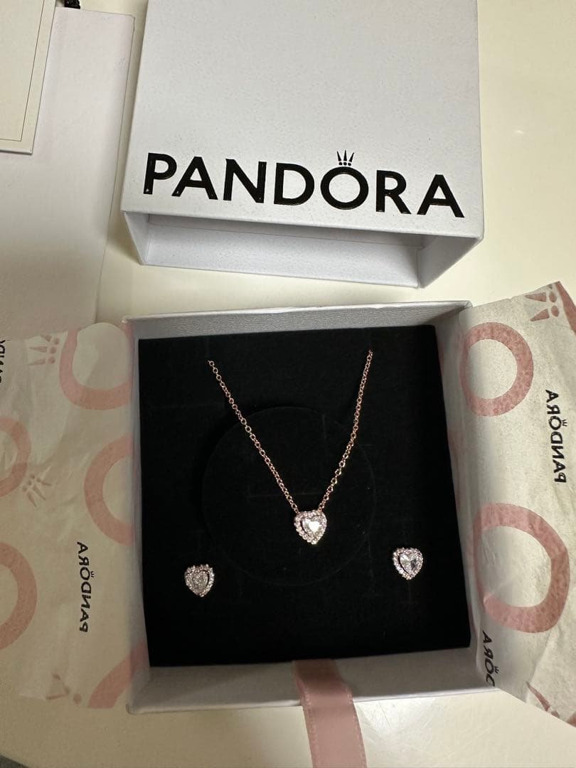 PANDORA ハート型ネックレスとピアスセット - メルカリ