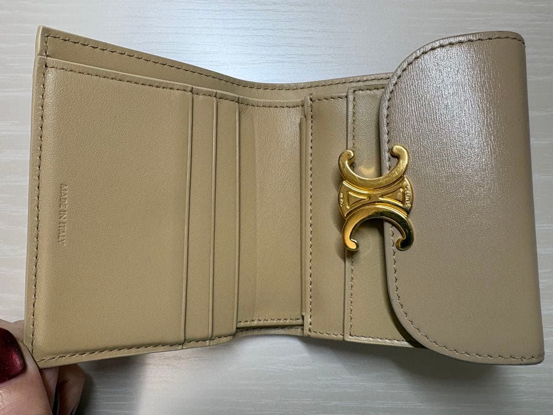 【値下げしました】CELINE セリーヌ 二つ折り財布 ベージュ サファリ