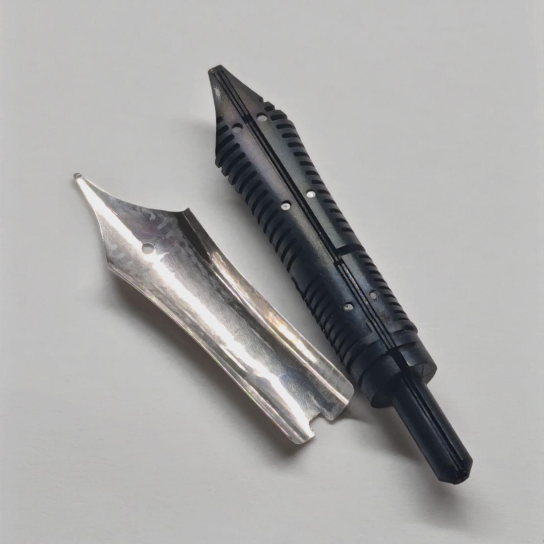 【ほぼ未使用】セーラー万年筆 プロフェッショナルギア 銀 M(中字)