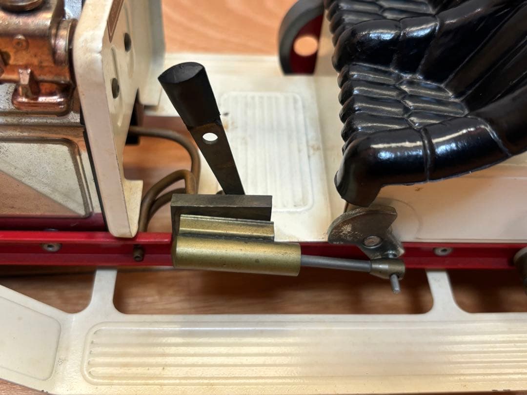 マモッド社 スチームエンジン ロードスター 蒸気エンジン模型