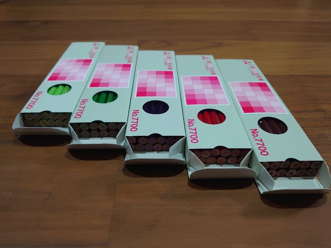 【期間限定超値下げ中】【廃盤色】三菱硬質色鉛筆7700鉛筆13ダースまとめ売