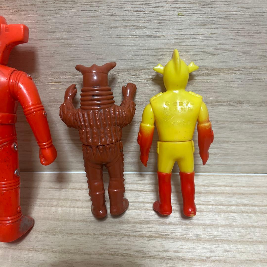 希少ブルマァクミニソフビ 当時物無版権 メフィラス星人、 - メルカリ