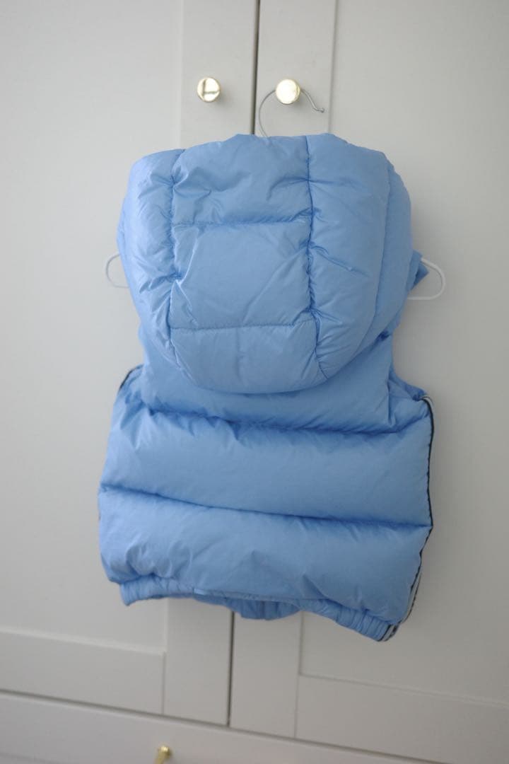 MONCLER 水色 ダウンベスト フード付き