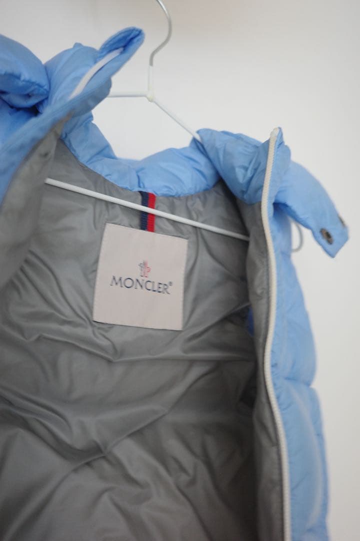 MONCLER 水色 ダウンベスト フード付き