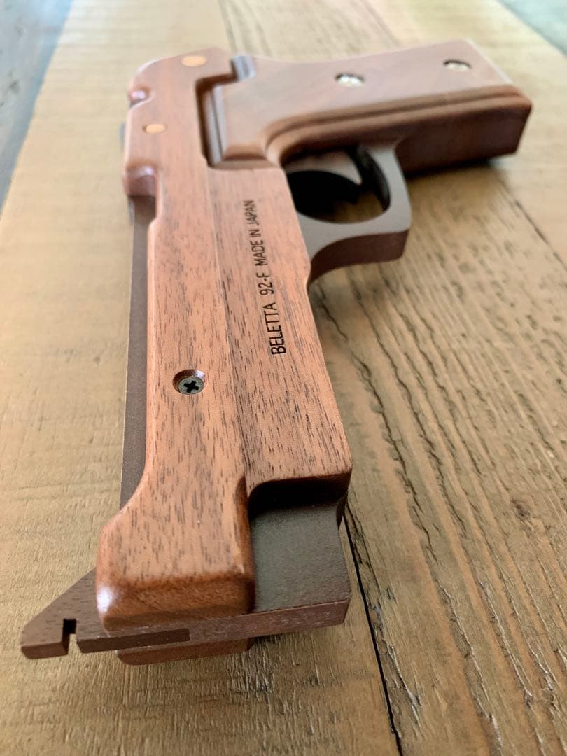ゴム鉄砲　木製『ベレッタ 92F』　5連射機能 ササキ工芸